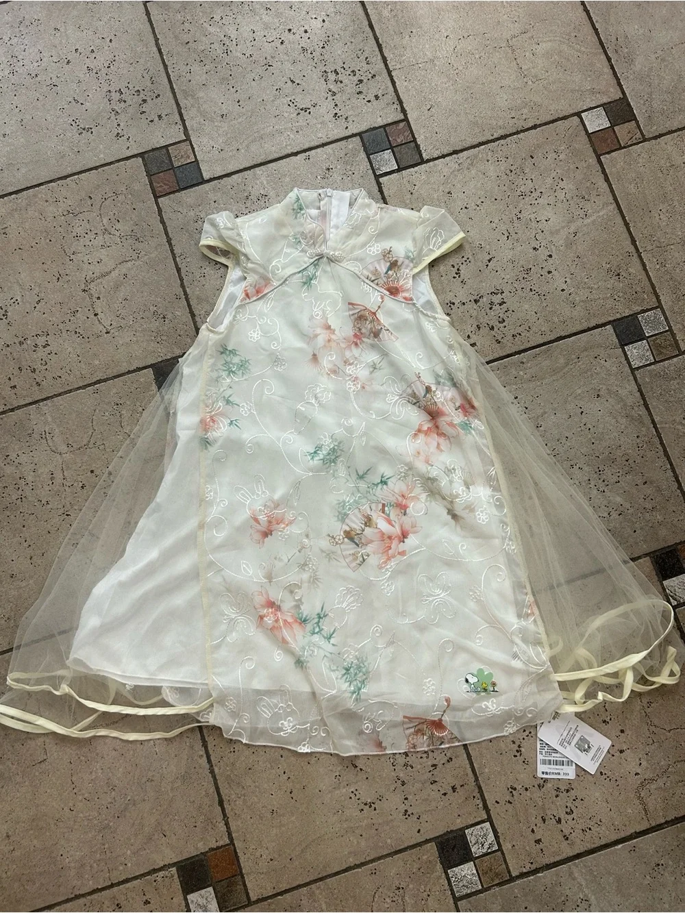 NWT Girls Floral Embroidered layer Dress with Sheer Cape size 150( fit M 8/10)